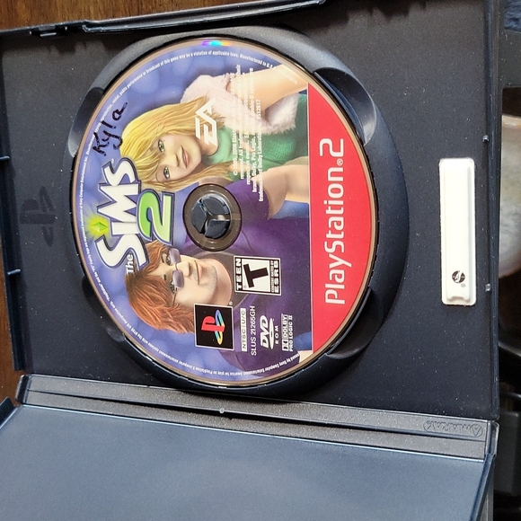 Sims 2 ps2 - Picture 3 of 3